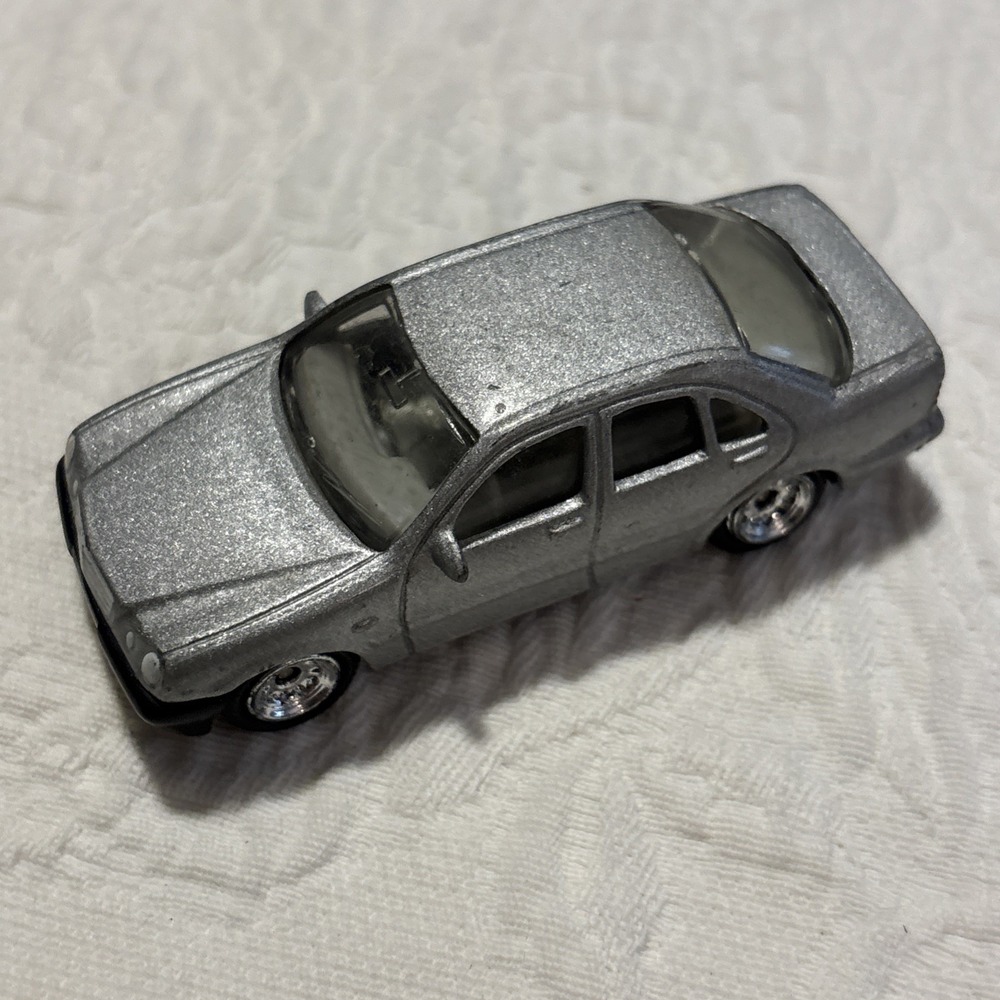 Motor Max Mercedes-Benz C-Class Sedan Silver 1:64 Scale Diecast 6066 Vtg 2003